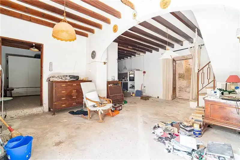 Character house to renovate in the center of Costitx, 216m² approx., distributed over 2 floors, large living-dining room of 60m² approx. — photo 6