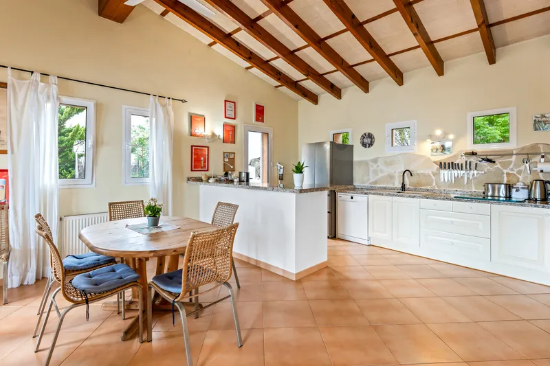 Exposed villa with holiday rental license, pool, parking space and fantastic sea views — photo 6