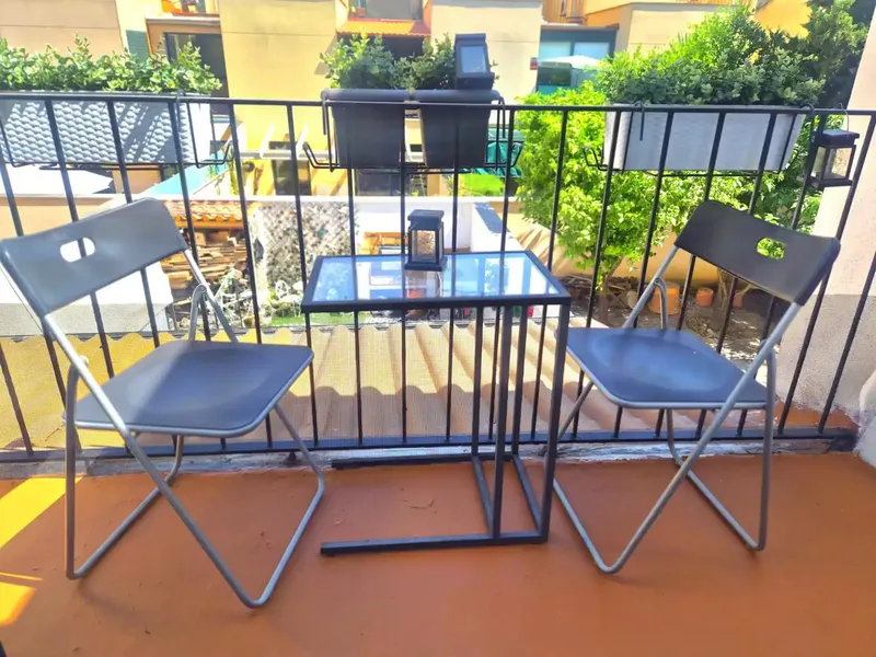 Descubre esta amplia y acogedora casa de pueblo de cuatro dormitorios, situada en una tranquila y bonita calle arbolada en pleno corazón de  — photo 6