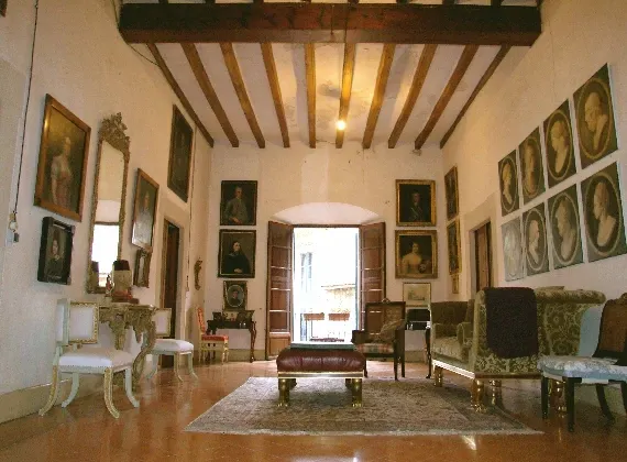 Amazing sixteenth-century palace with garden and pool situated in the historic centre of Sóller in Mallorca — photo 9