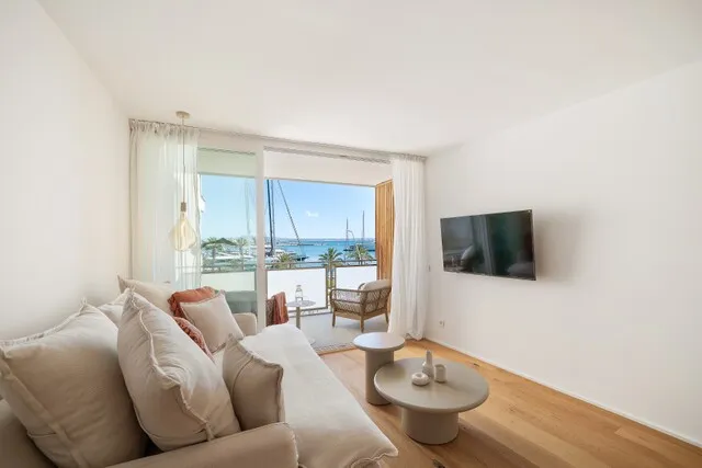 Exclusive harbourfront apartment for sale in Palma, Mallorca — photo 1