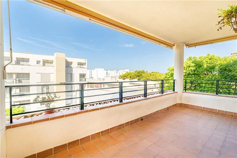 Flat of approx. 124m² with a terrace in a residential complex with a communal swimming pool — photo 2