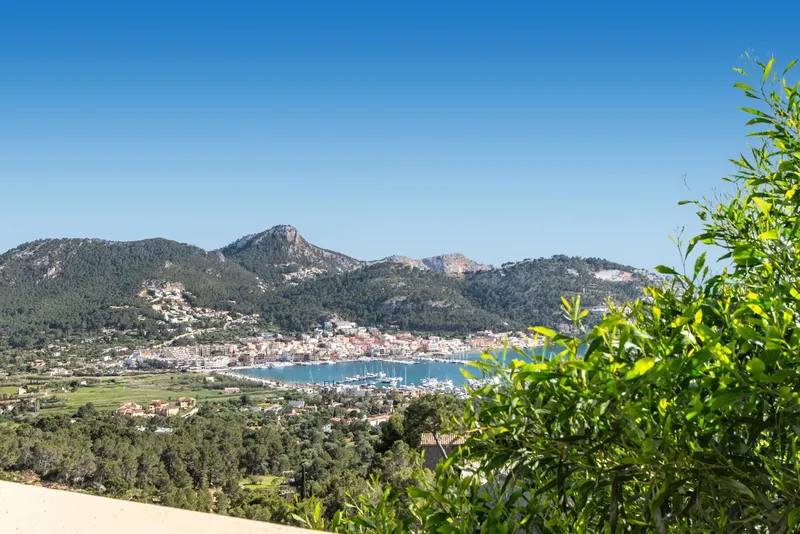 Modern chalet with panoramic views and holiday rental licence — photo 6