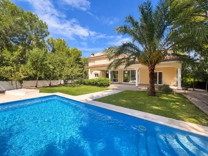 Luxury villa in Sol de Mallorca with partial sea views — photo 1
