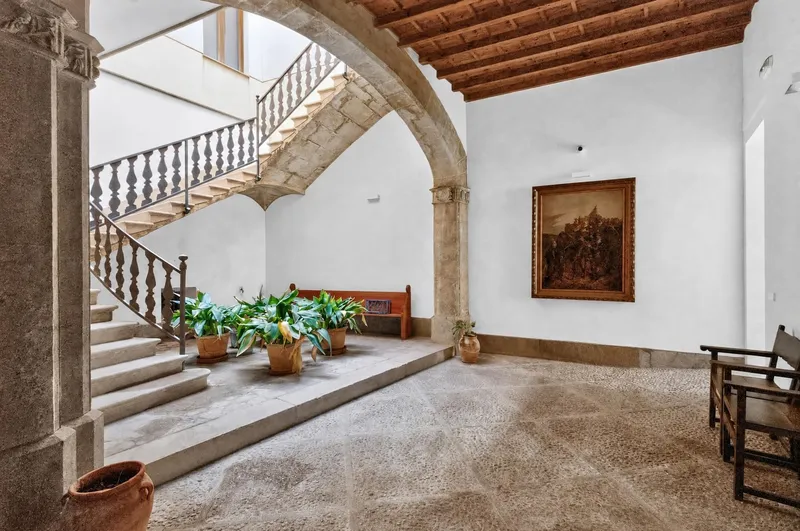 Historic Palace Apartment in Calatrava — photo 2