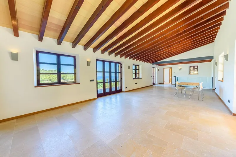 Impressive mansion with guest house, pool and sea views in Estellencs — photo 7