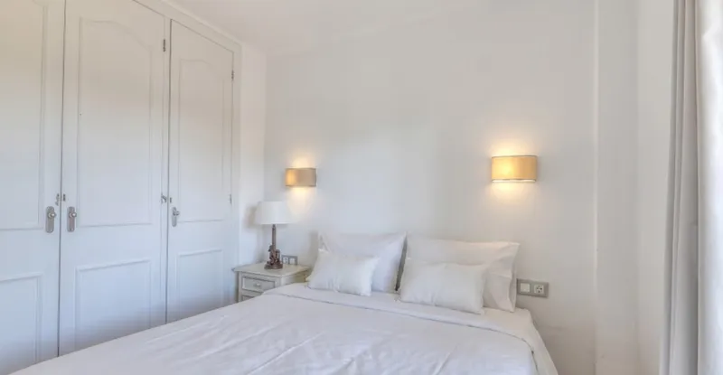 Portals Nous - 2 Bedroom Apartment With Sea Views — photo 10