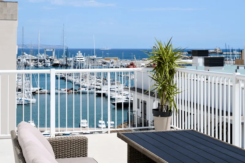 Penthouse with terrace and sea views in Santa Catalina, Palma de Mallorca — photo 3