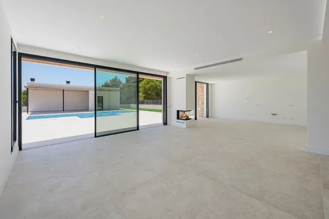 Modern luxury villa for sale close to the beach in Puerto Pollensa, Mallorca — photo 7