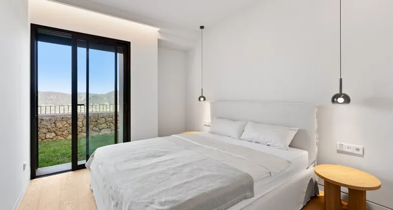 Stylish new-build villa in Port Andratx with harbor views — photo 4