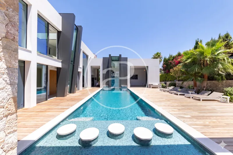 Luxury Villa for Sale in Santa Ponsa — photo 1