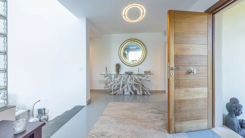 Villa with pool, sea view and a lot of potential in quiet area of Sol de Mallorca — photo 4