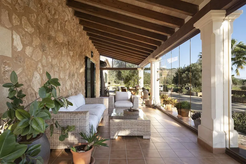 Mediterranean finca oasis with palm avenue, winter garden and pool — photo 8