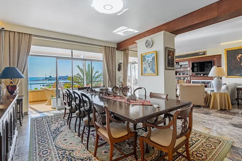5-bedroom flat in Palma with terrace and cathedral views — photo 3