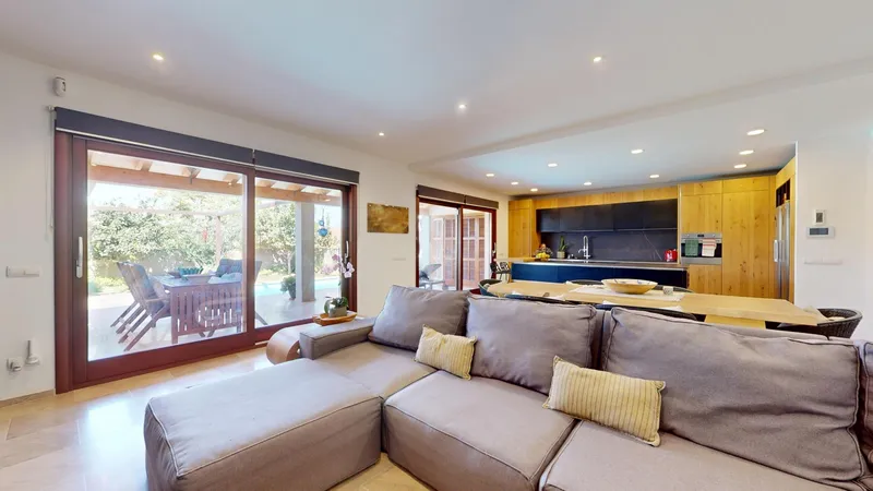 Exclusive property with pool, solar panels and ready to move into in Vilafranca de Bonany — photo 9