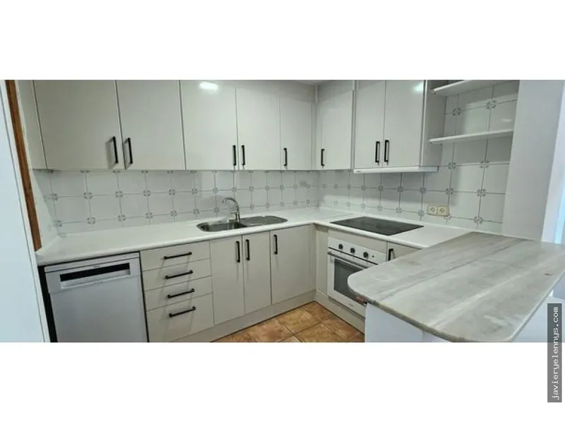 Rental of semi-detached house on calle d'Isabel Montaner — photo 4