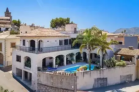 At Inmovyp we have the opportunity to offer you this luxurious and beautiful three-story house WITH ELEVATOR in the town of BURGER. — photo 2
