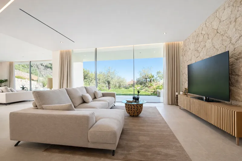Ultra-luxury modern new-build villa with partial sea views in Portals Nous Mas — photo 5