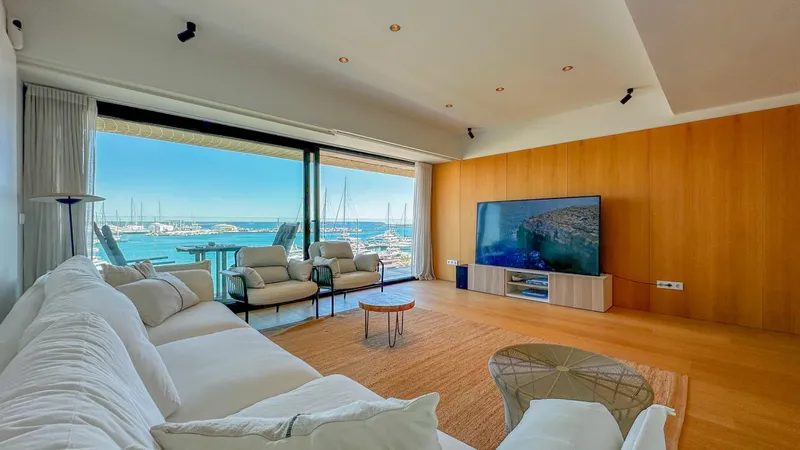 APARTAMENTO IMPRESIONANTE CON VISTAS AL MAR Y LA CATEDRAL EN PASEO MARITIMO — photo 5