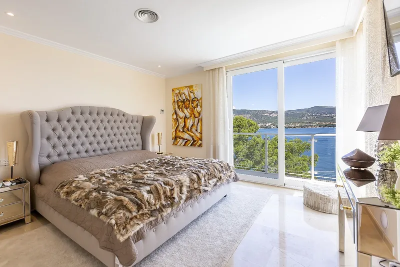Luxurious villa with private sea access in Torrenova, Ma... — photo 11