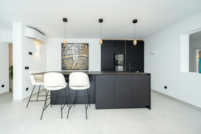 Seafront apartment with direct access in Cala LLamp — photo 9