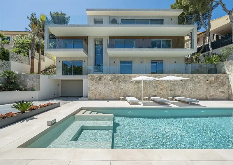 Luxury villa with fantastic panoramic sea views in Santa Ponsa — photo 4