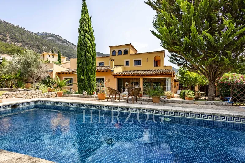 Mediterranean finca with private pool and beautiful plants in a central location in Andratx — photo 4