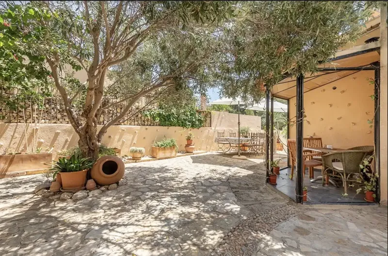Villa in a unique location, only 5 minutes walk from the beach in Costa de la Calma. Living area of 350m2 — photo 4