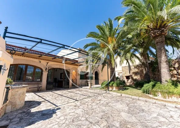 Semi-detached house in Lloret de Vista Alegre — photo 1
