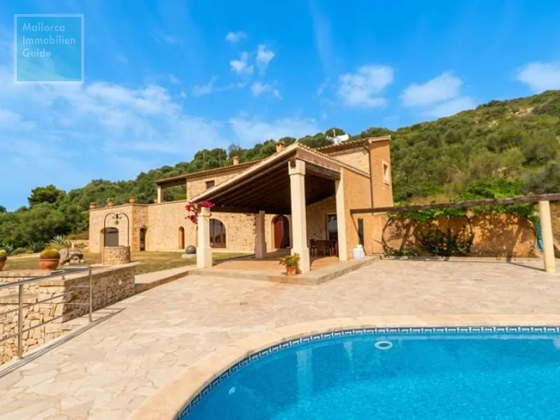 Finca with distant sea views between Son Carrió and Cala Millor — photo 2