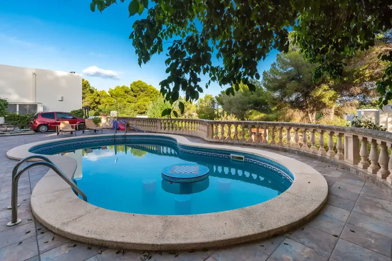 Cozy Mallorcan chalet with pool in Santa Ponsa needs renovation and is located in one of the most sought-after areas of the southwest — photo 4