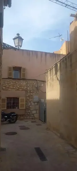 Unified house divided into five dwellings each with its own kitchen, rooms, bathrooms and terraces, a small patio. Habitability certificate and energy certificate — photo 10