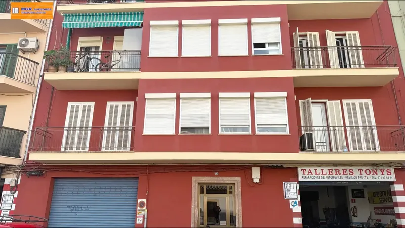 Descubre este amplio piso ubicado en la atractiva zona de Can Capes, Palma de Mallorca. Con una superficie construida de 116 m2 y útil de 10 — photo 1