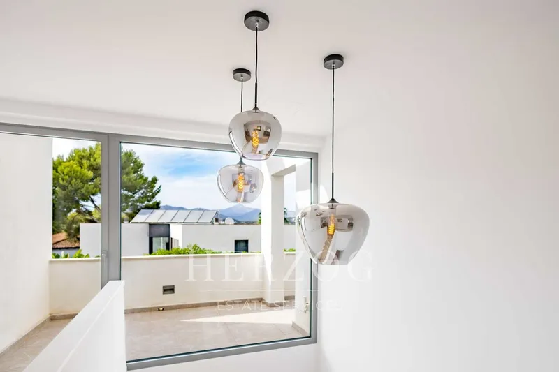 Exclusive sea view villa with pool and guest apartment in Nova Santa Ponsa — photo 12