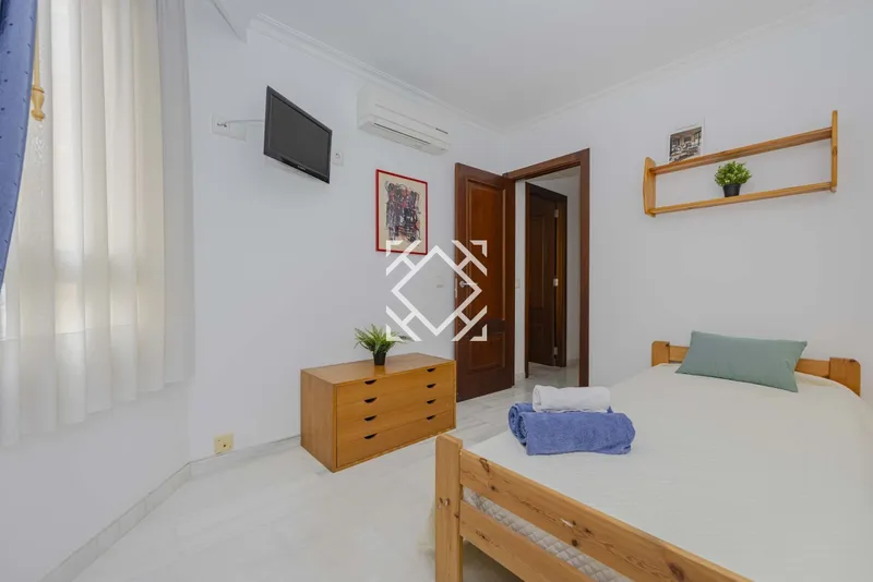 A spacious and bright flat in an exceptional location, for sale in Puerto de Alcudia, Mallorca. — photo 8