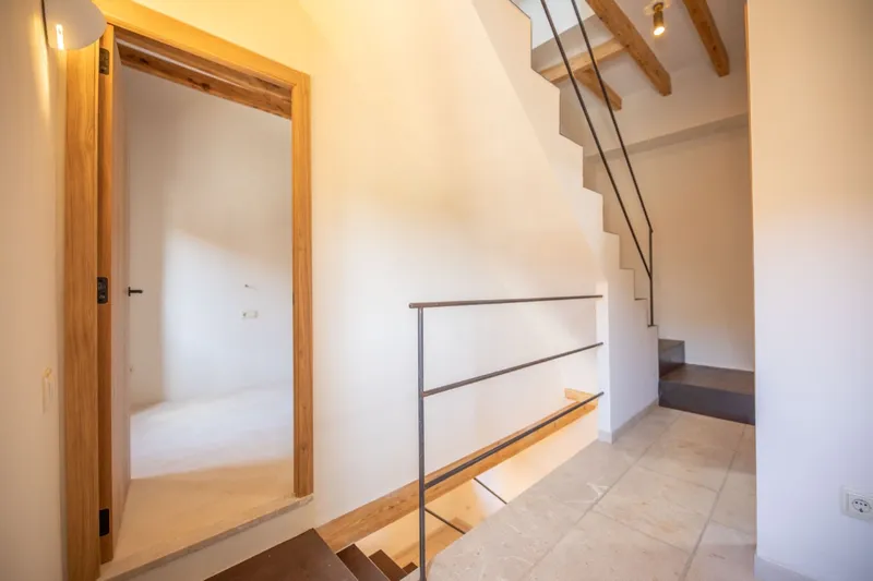 Modern townhouse with garage — photo 9