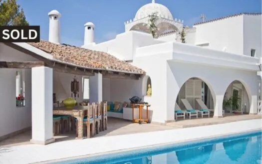 Delightful coastal villa with great sea views in exclusive Sol de Mallorca — photo 1
