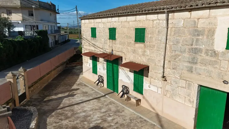 � Casa de campo mallorquina con 3.000 m² de terreno, luz de GESA, agua de pozo y múltiples dependencias – A solo 2 km de Manacor — photo 11