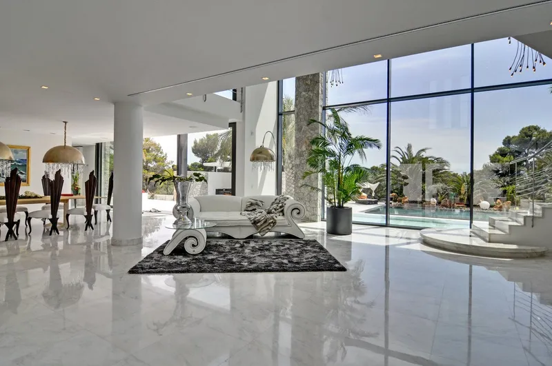 Spectacular luxury villa with lots of privacy and partial sea views — photo 5