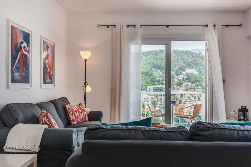 Sunny apartment with harbour views and rental licence — photo 6
