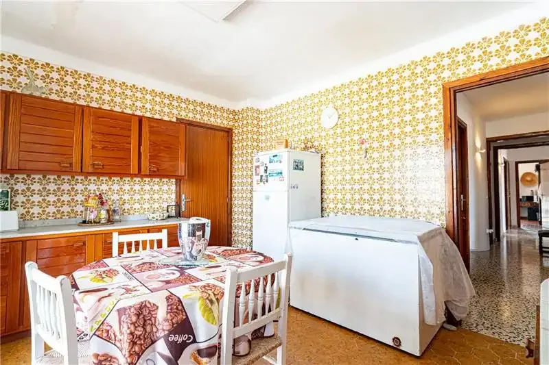 Penthouse with terraces and panoramic views, approx. 125 m², living-dining room, separate furnished and equipped kitchen, laundry room, 5 bedrooms — photo 8