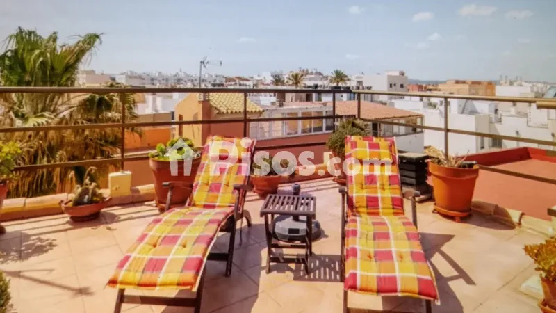 Townhouse on Carrer Alga, 27 — photo 2