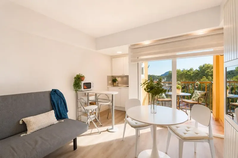 Discover this charming recently renovated studio in one of the quietest and most sought-after areas of Paguera, Calvià. — photo 4
