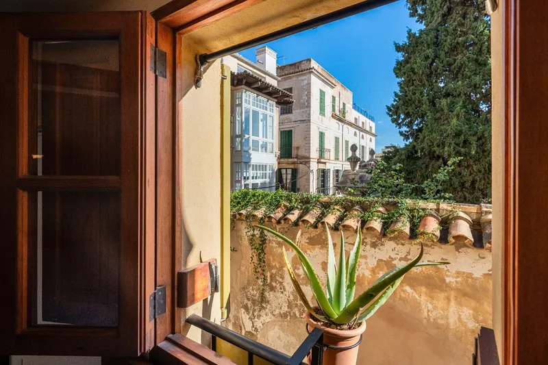 Triplex apartment with historic flair in Palma Old Town — photo 1