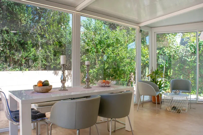 Modern detached house with pool, conservatory and roof terrace in a quiet residential area — photo 7