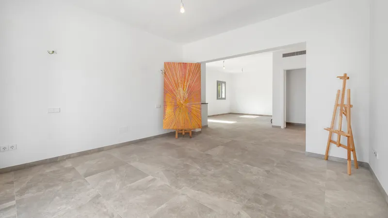 Great villa for sale in Porto Petro, completely reformed in modern style, with large pool and garden — photo 2