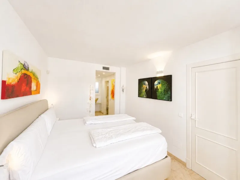 Exclusive apartment in Cala Llamp with stunning terrace and sea view - Port d'Andratx - 2 bedrooms, 100 m² — photo 9