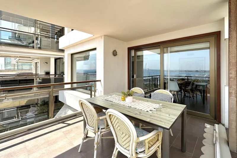 Spacious apartment with views and parking near Porto Pi — photo 3