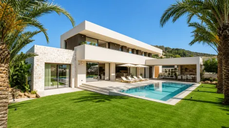 Luxurious designer villa with the highest living comfort and a dream garden — photo 1