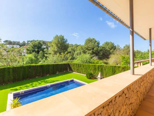 Mediterranean villa with great potential in a quiet location — photo 7